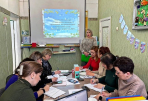 Педагогический совет на тему "Современные подходы к гражданско - патриотическому воспитанию детей дошкольного возраста в ДОУ" Педагогический совет на тему "Современные подходы к гражданско - патриотическому воспитанию детей дошкольного возраста в ДОУ".